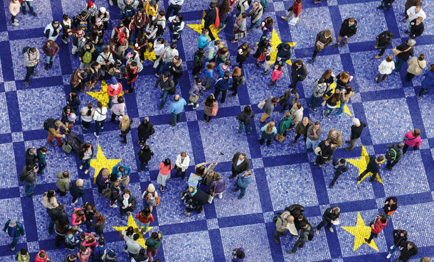 Crowd,Of,People,From,Above,Bird's,Eye,View