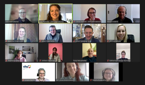 Screenshot einer digitalen Sitzung mit Vertreterinnen und Vertretern der vhs Celle, des Lifelong Learning Centre Sumy und DVV International