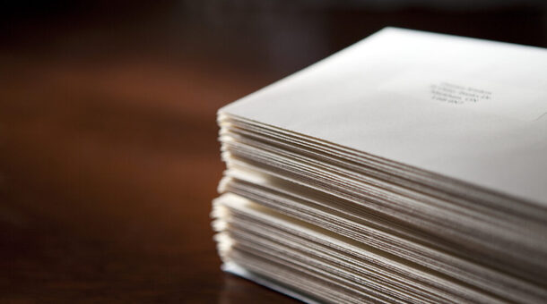 Stapel Briefumschläge