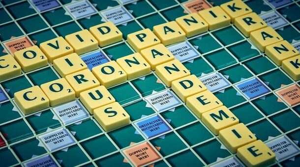 Scrabble mit Wörtern zur Corona-Pandemie