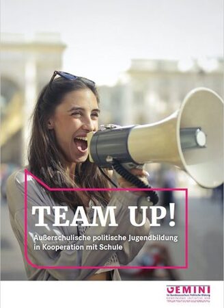 Ansicht der Titelseite der GEMINI-Broschüre „Team up!”