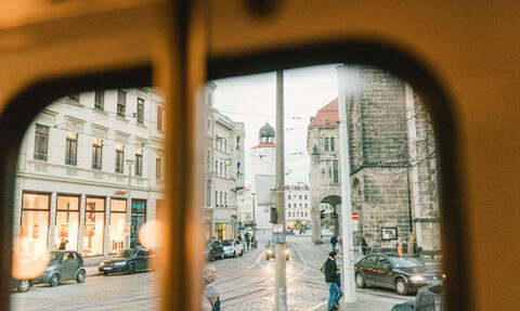 Blick aus dem Tramfenster ins Stadtzentrum