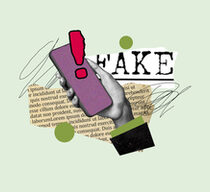 Symbolbild für Desinformation und Fake News: Eine Hand, die ein Smartphone hält; Im Hintergrund ein Zeitungsausschnitt und das Wort "Fake"