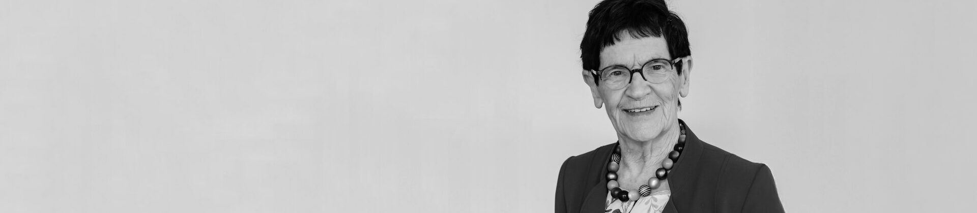 Foto von Rita Süssmuth in grau