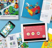 Verschiedene Kapitelansichten der digitalen Lernbox in einer Broschüre, einem Flyer, einem Handy und einem Tablet.