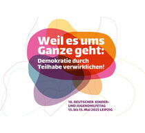 Logo:"Weil es ums Ganze geht: Demokratie durch Teilhabe verwirklichen!"