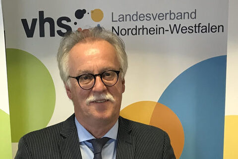 Klaus Hebborn, der neue Vorsitzende des Landesverbands der Volkshochschulen NRW